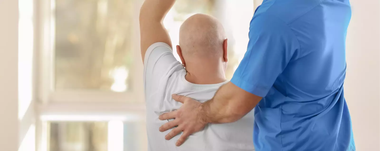 pharmacist helping patient